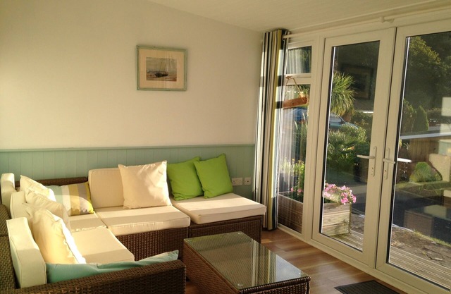 Quiet chalet, near the beach with park view