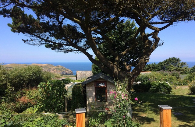 Quiet chalet with beautiful rural and sea views near St Nectan's waterfall.