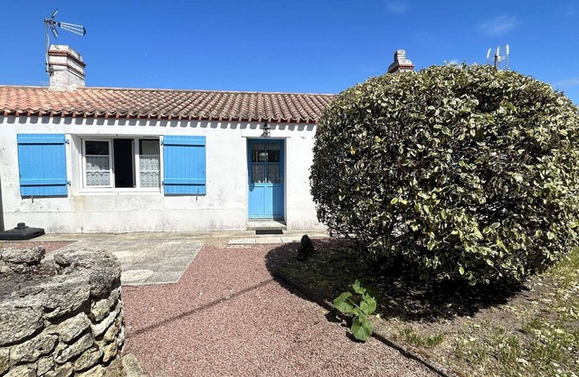 Quiet Coastal House: 2 Beds, Garden, Near Beach, Sleeps 5