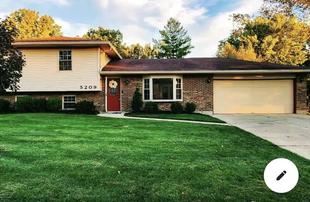 Quiet, great area perfect for business or family