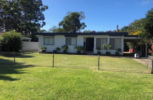 Quiet relaxing home close to beach, lake at your doorstep.