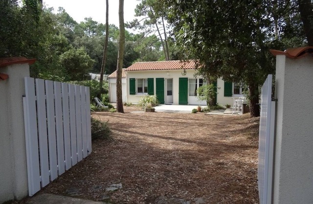 Quiet vacation home on the edge of the national forest, 600m from the sea