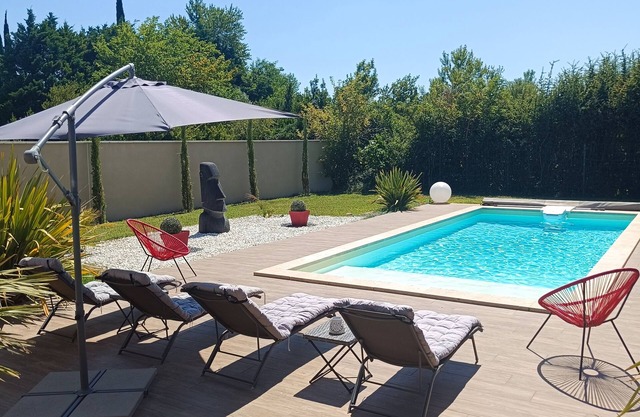 Quiet villa with private pool and large garden