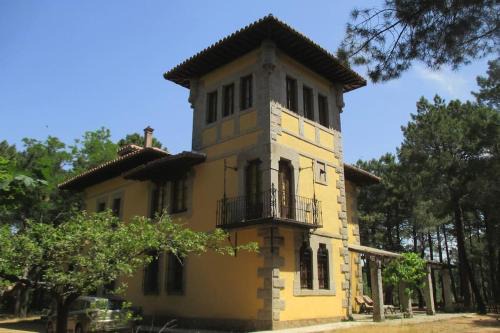 QUINTA ARENlLLAS Palacete en una finca privada de 7 hectáreas de pinar
