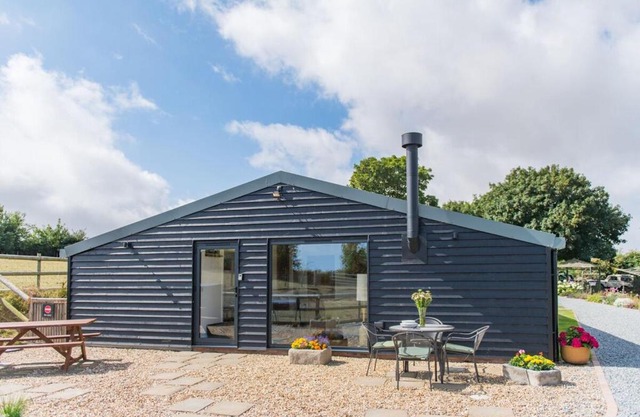 Rabbit Hole by Keepers Cottages