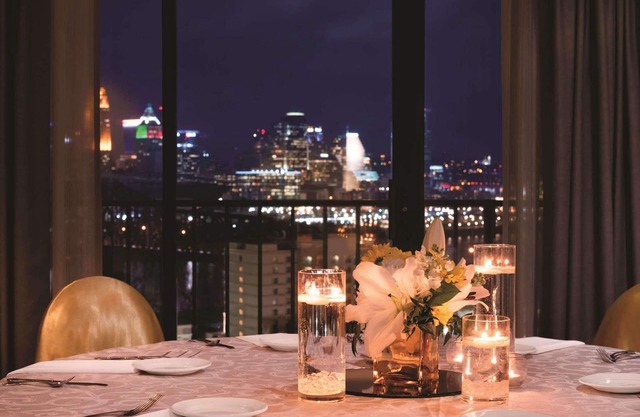Radisson Hotel Cincinnati Riverfront