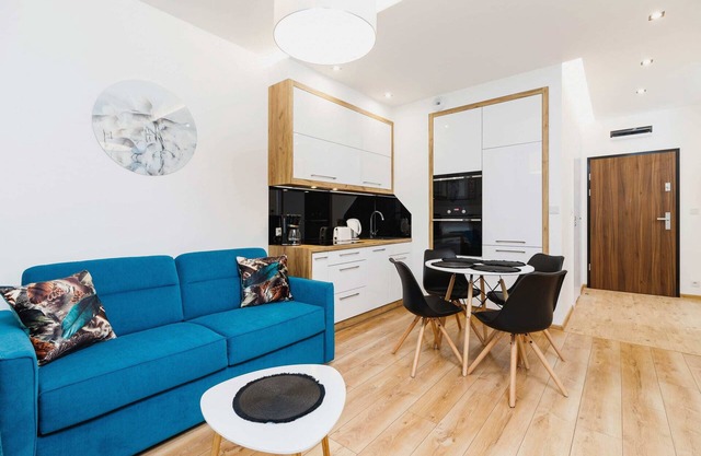 Rakowicka 22C | One Bedroom Apartment | Bathtub