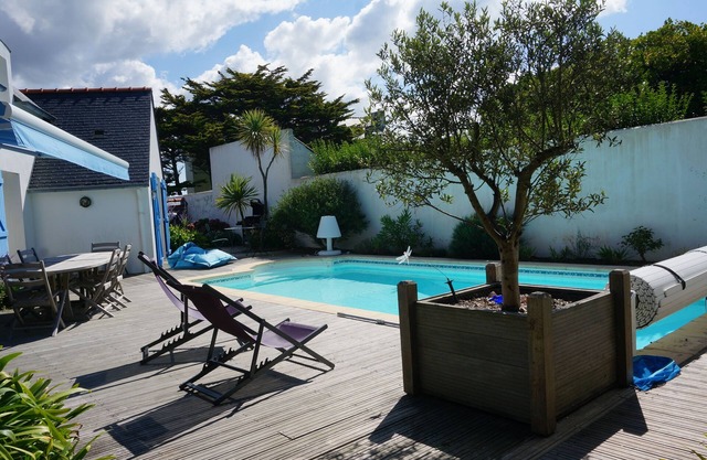 RARE HOUSE SEASIDE WITH SWIMMING POOL