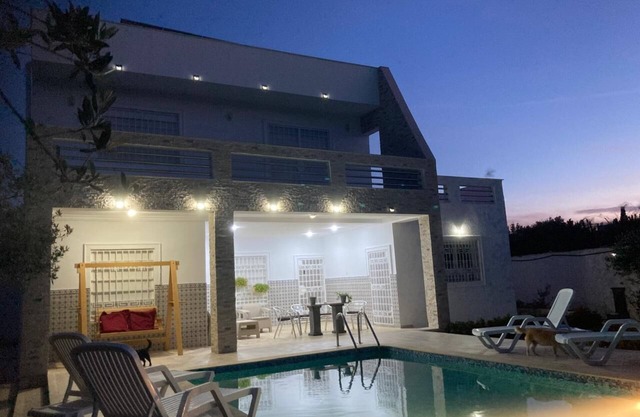 Ras El Jbel, Étage de Maison Avec Piscine