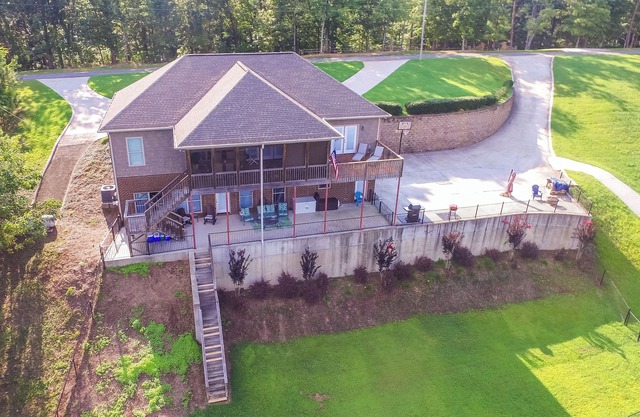 Raven's Nest: 4 BR, 3.5 BA in Crane Hill, Sleeps 10
