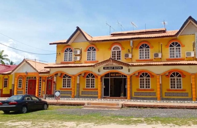 RAZ HOTEL PANTAI PERANGINAN KELULUT