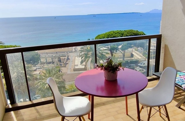 REAL SEA VIEW - TERRACE - BEACH FACE - CENTRAL (shops) - AIR CONDITIONING - WIFI