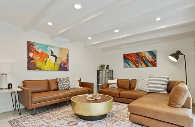 Recently Renovated- Event/Group Friendly w/Stunning Views, Hot Tub, Pickleball