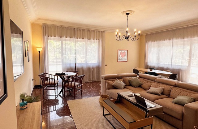 "Red Marble: elegance at VRBO".