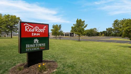Red Roof Inn and Conference Center Chicago - N Aurora Naperville