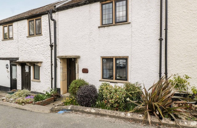 RED ROOF, pet friendly, with open fire in Combe St Nicholas