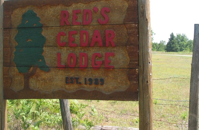 Red's Cedar Lodge, Quiet, Relaxing and Private,