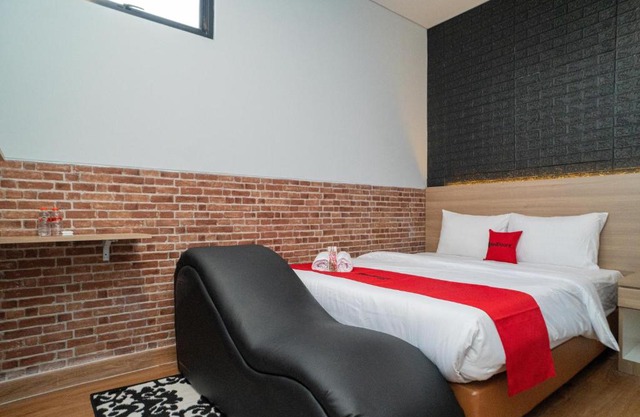 RedDoorz at Golden Averis Cibuluh Bogor