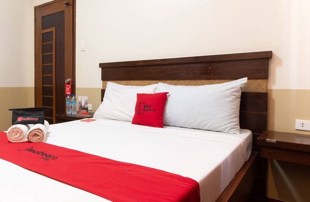 RedDoorz near Manlurip Rotonda Tacloban