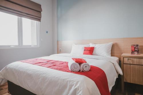 Reddoorz Plus @ Karet Pedurenan 3