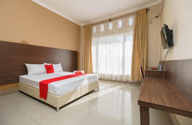RedDoorz Syariah At Hotel Putri Gading Bengkulu