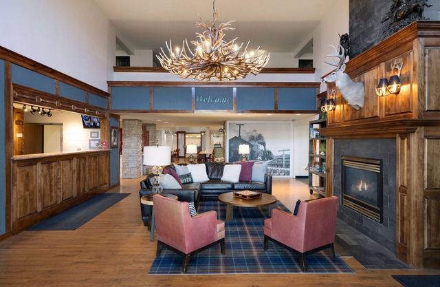 Redwood Lodge