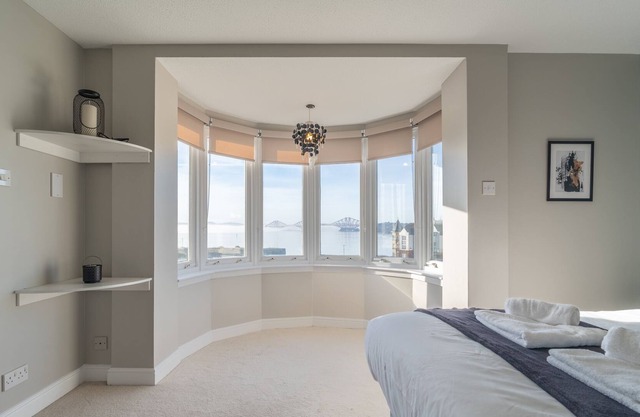 Refreshing Modern Apartment in Dunfermline