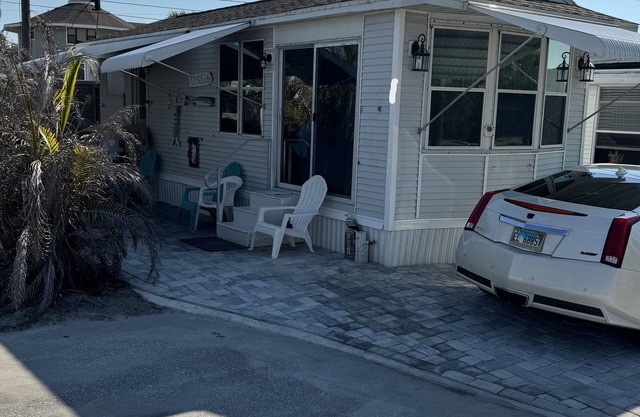 Relax and unwind in our inviting 55+ Mobile Home park, on the Gulf and the Bay,