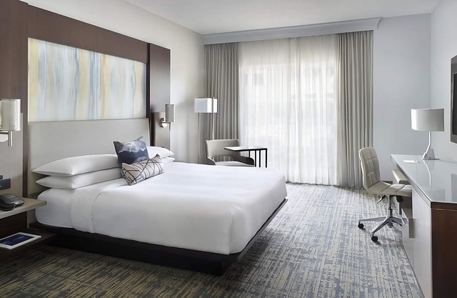 Relax in Between Adventures! Pet-friendly Unit Near Summit Skyride! Parking!