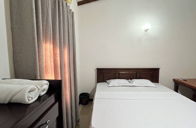 Relax in Comfort Near Top Attractions Family & Friendly, Free Parking, Free WIFI