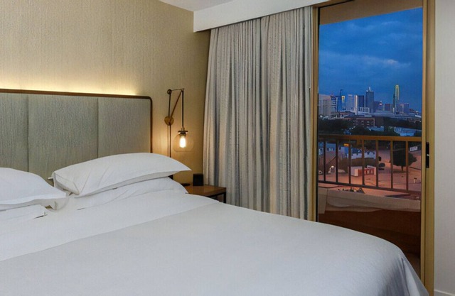 Relax in Our Innovative Suite w/ Nice City View