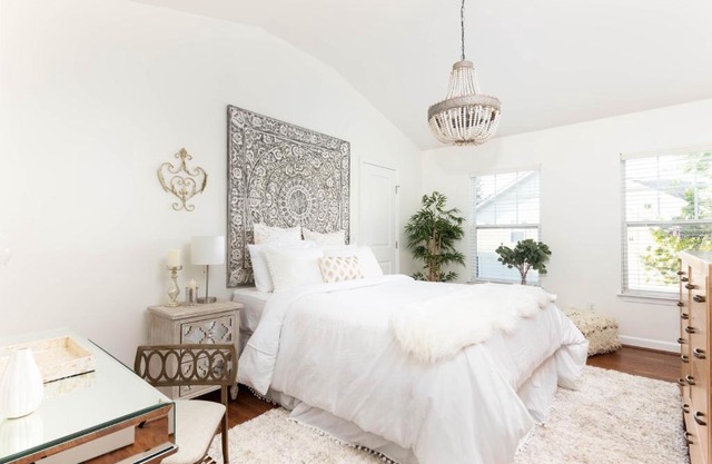 Relax in Style Near the Heart of Music City