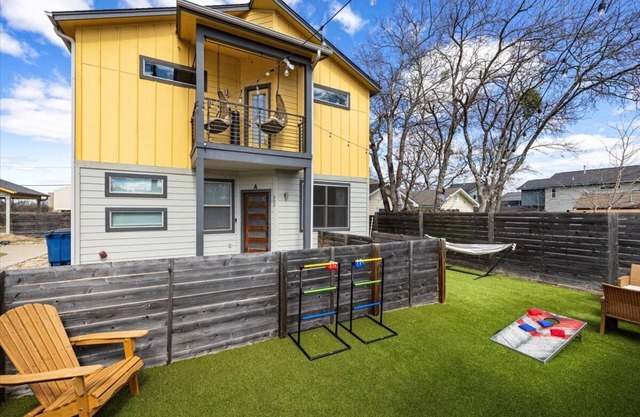 Relax & Recharge - 3 BR in North Central Austin