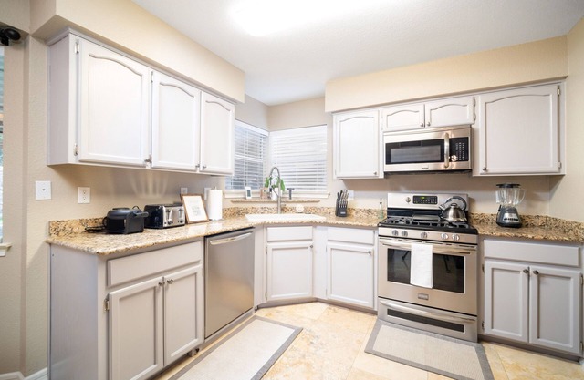 Relaxing El Paso West Side Home W/Pool