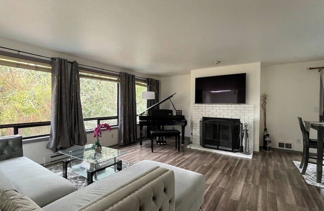 Remodel Spacious Modern Retreat