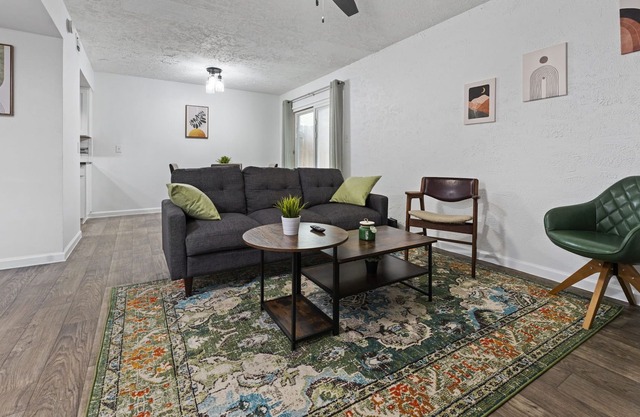 Remodeled Cozy Clean Oasis, Central Austin