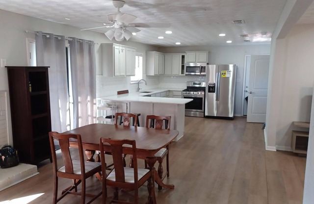 Remodeled Vintage Home Close to Anna City Center
