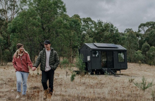Remote Off-Grid Cabin in the Wilderness - Jude