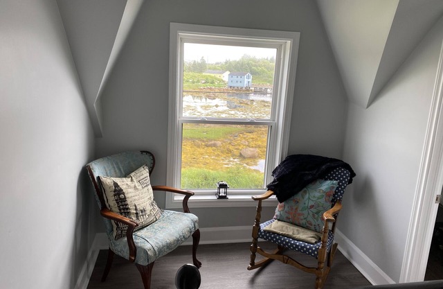 Renovated 150 year old house, snuggled in the cove with ocean views