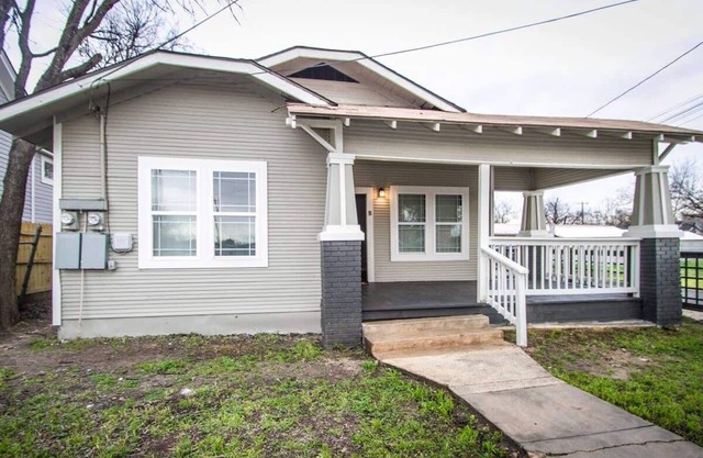 Renovated 2BR Near Downtown SA