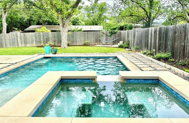 Renovated 3-bedroom house in central Austin with heated POOL and SPA