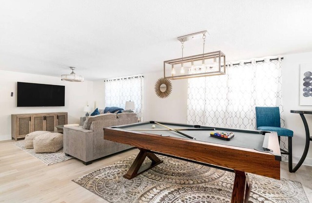 Renovated 3B 2BA, oasis yard Hot tub