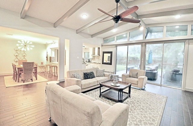 Renovated 4 Bedroom, 3 Bath Private Home Fully-furnished near MDA, TMC, Galleria