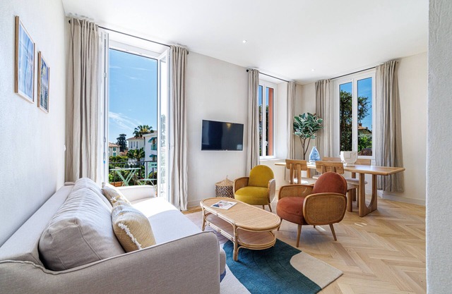 Renovated Apartment – Air-Conditioned – 2 En-Suite Bedrooms