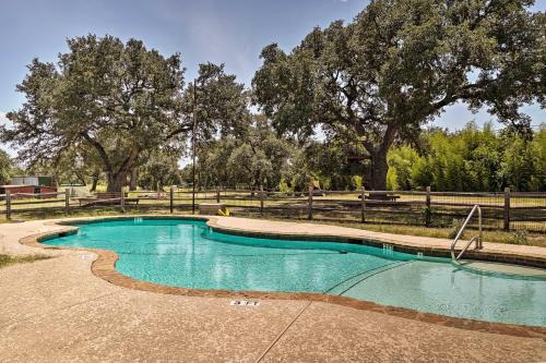 Renovated Austin Apt with Pool at Stunt Ranch!