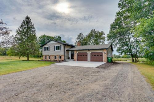 Renovated Blaine Farmhouse with Heated Pole Barn!