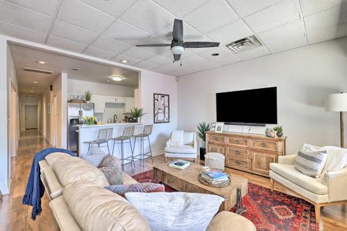 Renovated Dtwn Retreat Less Than 1 Mi to Plaza Park!
