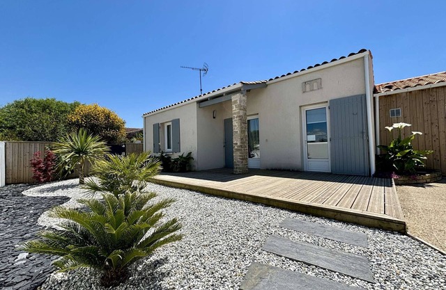 Renovated 3-Room House with Garden, Terrace & Parking, Saint-Pierre-d'Oléron - Sleeps 4