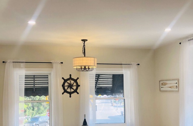 Renovated, fully furnished, beautifully decorated, located in the heart of Port!