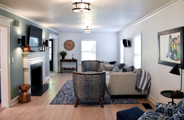 Renovated Historic 5 Bedroom Home Close to OU Campus!